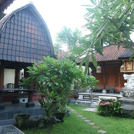 Sekar Waru Homestay ซานูร์ ภายนอก รูปภาพ