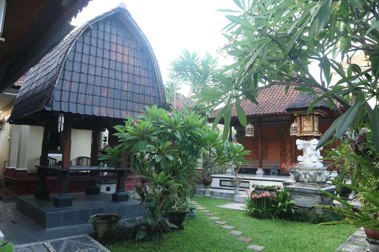 Sekar Waru Homestay ซานูร์ ภายนอก รูปภาพ