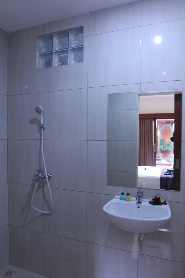 Sekar Waru Homestay ซานูร์ ภายนอก รูปภาพ
